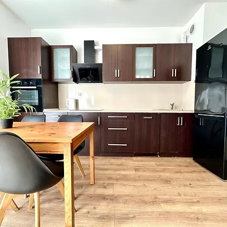 Mieszkanie Z Ogrodem & Parking גדנסק