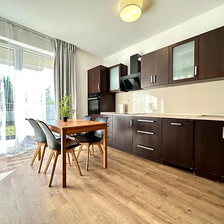 Mieszkanie Z Ogrodem & Parking * גדנסק