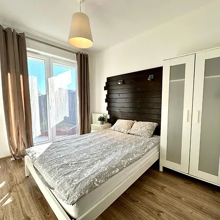 Mieszkanie Z Ogrodem & Parking גדנסק