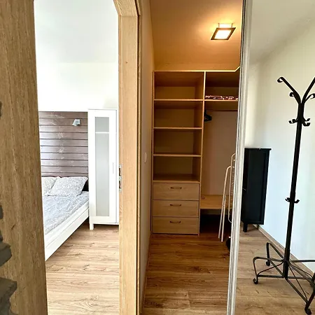 Mieszkanie Z Ogrodem & Parking Lägenhet