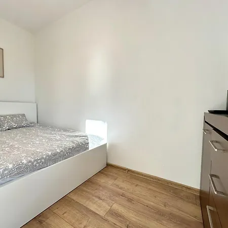 Lägenhet Mieszkanie Z Ogrodem & Parking