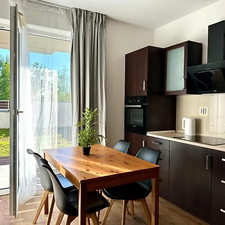 Mieszkanie Z Ogrodem&parking Apartament *