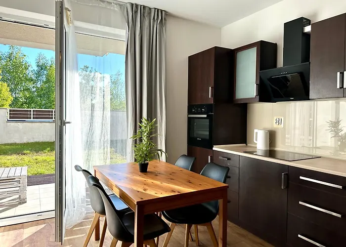 Mieszkanie Z Ogrodem & Parking Appartement *