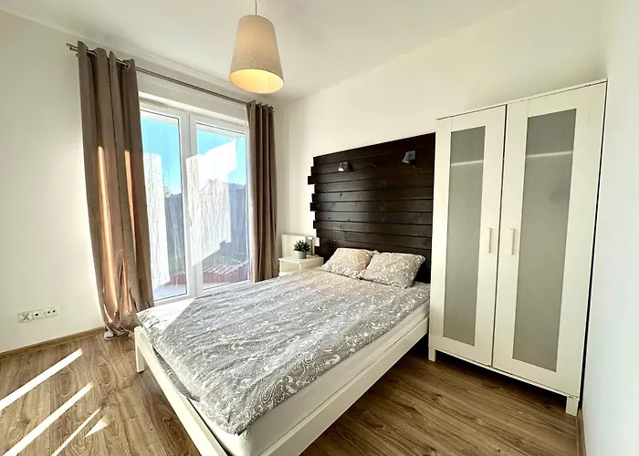 Mieszkanie Z Ogrodem & Parking غدانسك